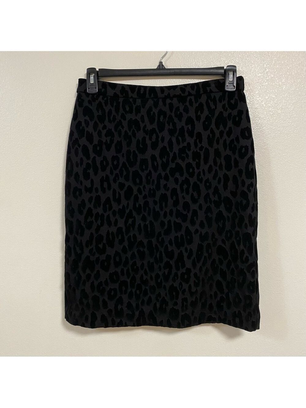 Ann Taylor Skirt Women’s Size 8 Black Velour Cheetah Print Pencil Skirt NWT